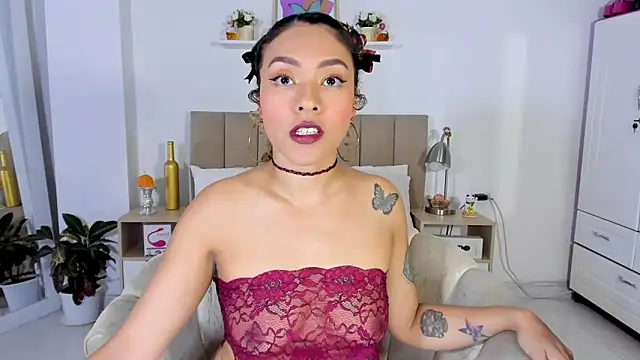 Zoe Gruber online show from April 14, 2026, 8:58 pm