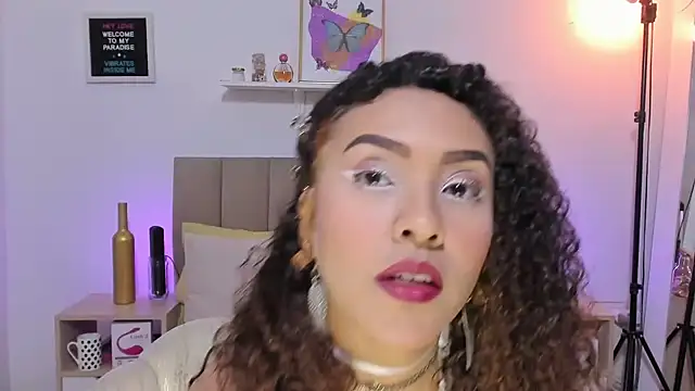 Zoe Gruber online show from November 14, 2025, 8:23 pm