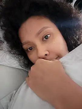 Zoe Gruber online show from October 3, 2025, 7:48 pm