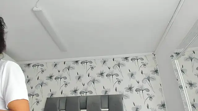 Ehotloveaxxx online show from October 1, 2025, 1:37 pm