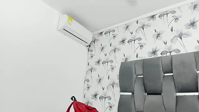 Ehotloveaxxx online show from September 10, 2025, 1:43 pm