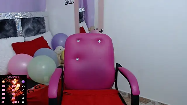 CristialJones  online show from March 18, 2025, 5:33 pm