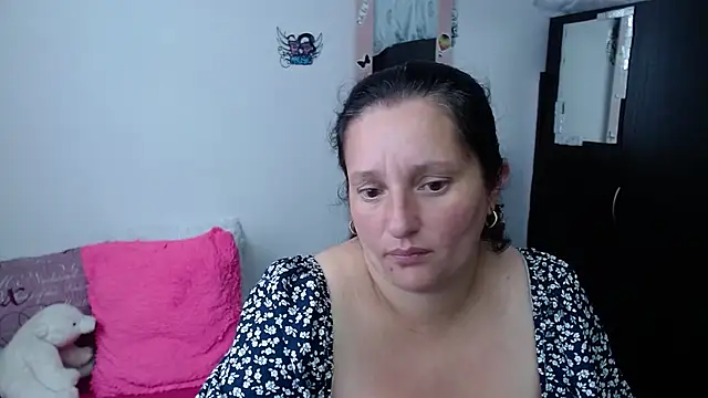 CristialJones  online show from October 18, 2025, 3:14 pm