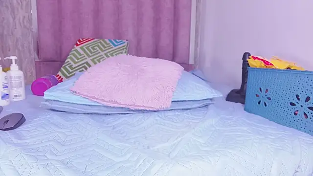 violett lo online show from September 19, 2025, 11:58 am