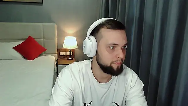 ChillyXO online show from June 27, 2026, 12:38 am