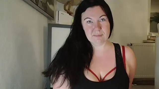 p6w official online show from November 5, 2025, 4:15 am