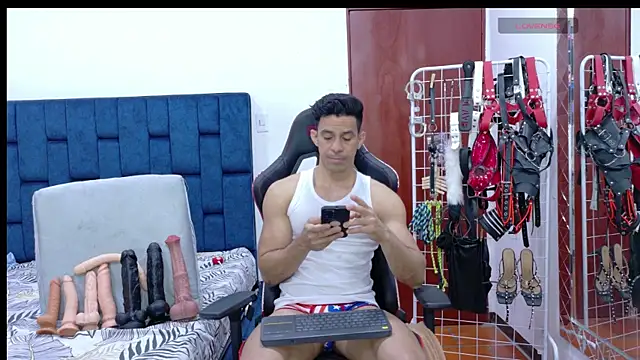 Snapshot of JoseRumbero26 chatting on May 2, 2026, 1:00 am JoseRumbero26 online show from May 2, 2026, 1:00 am