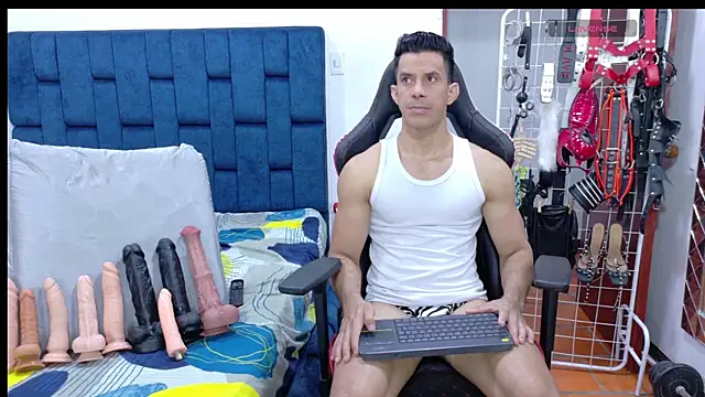 Snapshot of JoseRumbero26 chatting on April 23, 2026, 2:18 am JoseRumbero26 online show from April 23, 2026, 2:18 am