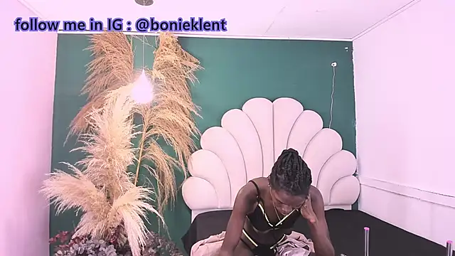 bonieklent online show from March 13, 2025, 3:11 am