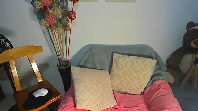 Snapshot of helena_copper_ chatting on April 21, 2026, 3:24 am helena copper online show from April 21, 2026, 3:24 am