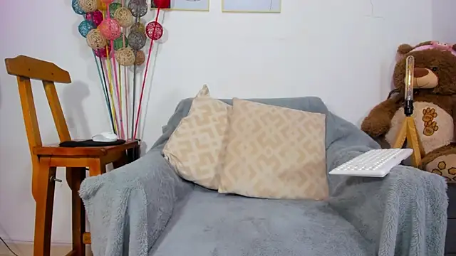 Snapshot of helena_copper_ chatting on April 24, 2026, 2:35 am helena copper online show from April 24, 2026, 2:35 am
