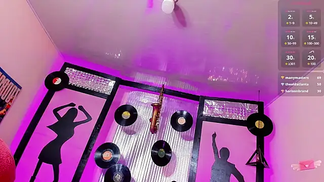  ChanellR  online show from April 18, 2026, 11:12 am