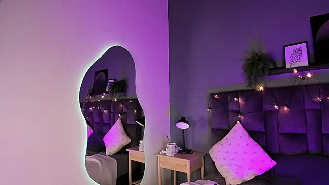 rachellmartinez online show from November 22, 2025, 11:42 am