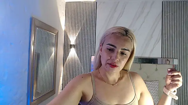 ashley  tylor online show from June 10, 2026, 7:04 pm