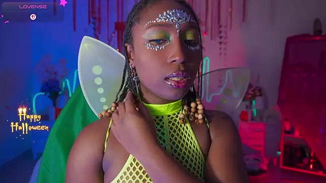 Snapshot of EmmaSanzz_ chatting on October 31, 2025, 11:40 am EmmaSanzz online show from October 31, 2025, 11:40 am