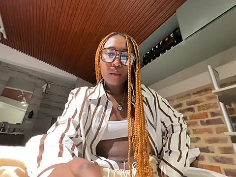 EmmaSanzz  online show from March 27, 2026, 11:33 am