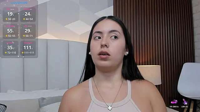 Julietasantos   online show from January 13, 2026, 6:34 pm