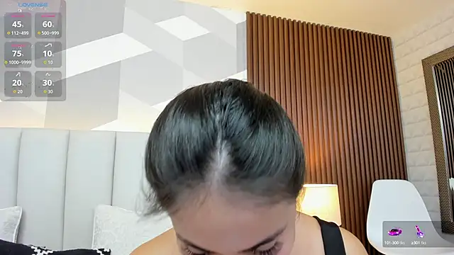 Julietasantos   online show from September 16, 2025, 6:20 pm