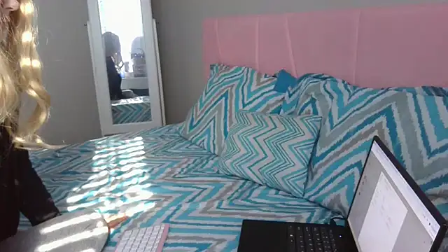 Wishgoddes online show from January 12, 2026, 6:26 pm