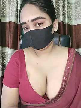 Snapshot of Kotha_-Moni chatting on September 18, 2025, 12:35 am Kotha -Moni online show from September 18, 2025, 12:35 am