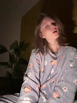 Snapshot of lessysweety chatting on January 19, 2026, 3:43 am lessysweety online show from January 19, 2026, 3:43 am