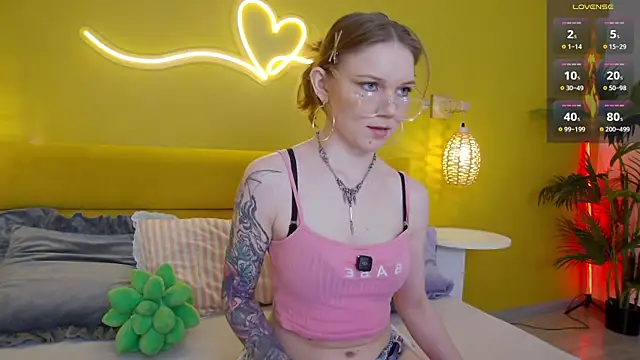 lessysweety online show from May 22, 2026, 2:31 am