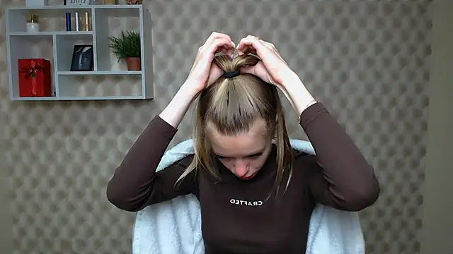 AliceFlirtt  online show from October 10, 2025, 7:53 am