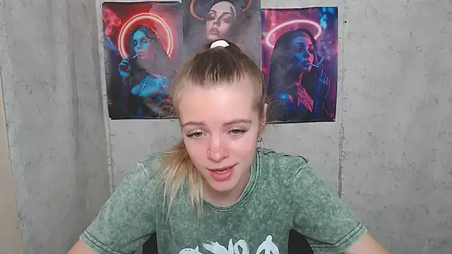 AliceFlirtt  online show from September 12, 2025, 8:25 am