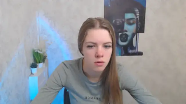 AliceFlirtt  online show from December 3, 2025, 8:47 am