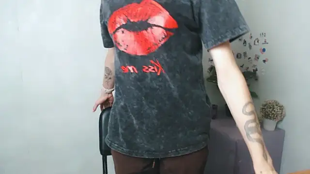 AliceFlirtt  online show from September 9, 2025, 10:03 am