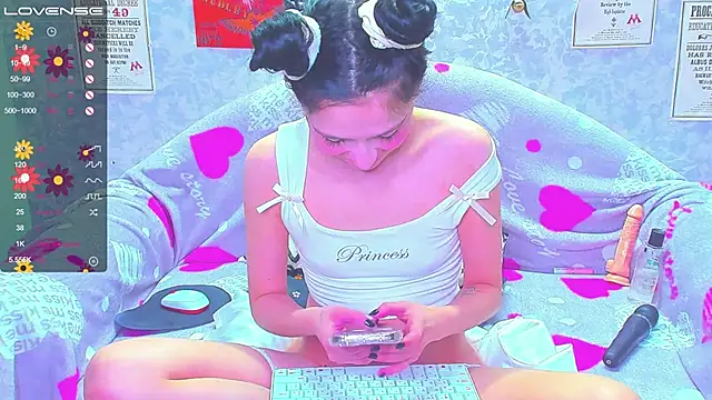 Snapshot of Vanessa_Florence chatting on February 14, 2025, 1:34 am Vanessa Florence online show from February 14, 2025, 1:34 am