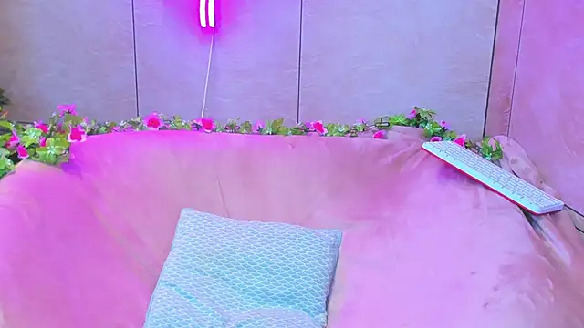 Snapshot of Vanessa_Florence chatting on March 21, 2025, 12:40 am Vanessa Florence online show from March 21, 2025, 12:40 am