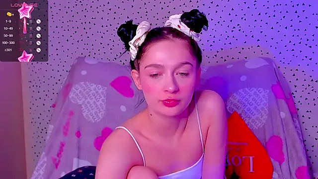 Snapshot of Vanessa_Florence chatting on March 1, 2025, 1:32 am Vanessa Florence online show from March 1, 2025, 1:32 am