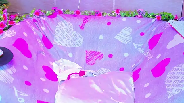 Snapshot of Vanessa_Florence chatting on March 20, 2025, 4:18 am Vanessa Florence online show from March 20, 2025, 4:18 am