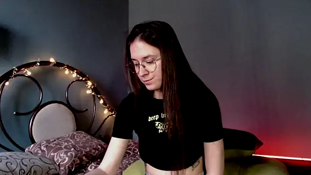 Snapshot of wow__kelly chatting on February 19, 2025, 1:28 pm wow kelly online show from February 19, 2025, 1:28 pm