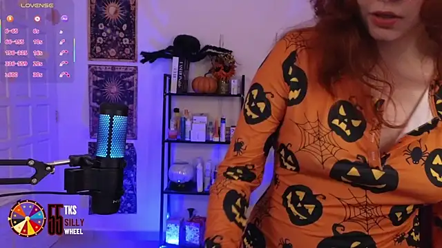 LilyVelvett online show from September 19, 2025, 3:32 am