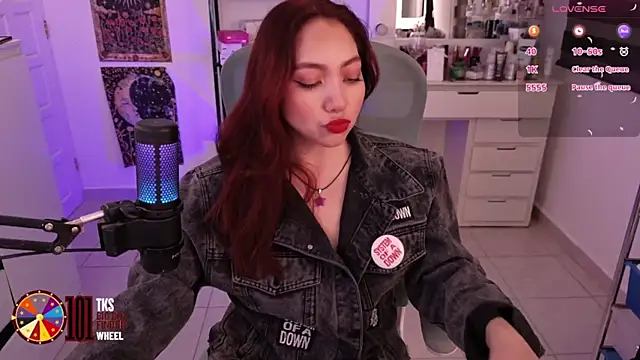 LilyVelvett online show from May 30, 2026, 3:02 am