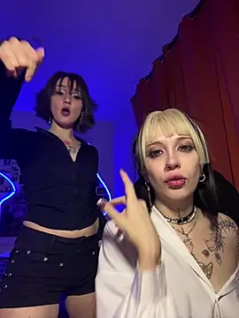 Dooubletroublee online show from February 14, 2026, 3:18 am