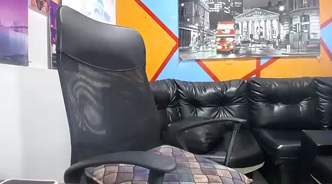 Snapshot of Heidy_Sumers chatting on February 11, 2025, 8:20 pm Heidy Sumers online show from February 11, 2025, 8:20 pm