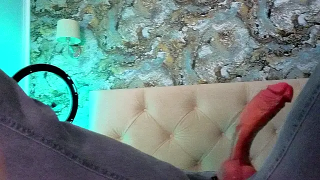 KateBleare online show from February 1, 2026, 12:47 pm