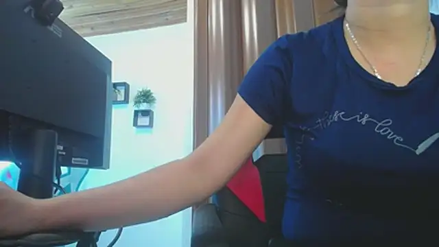 Snapshot of Luna_girlhot_ chatting on July 6, 2026, 7:49 pm Luna girlhot online show from July 6, 2026, 7:49 pm
