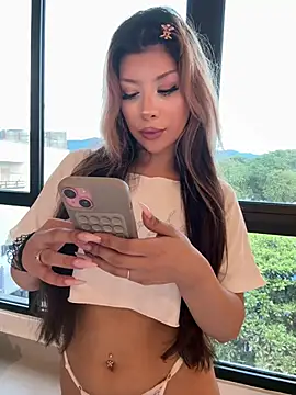 jackelinuh online show from May 27, 2026, 10:39 pm