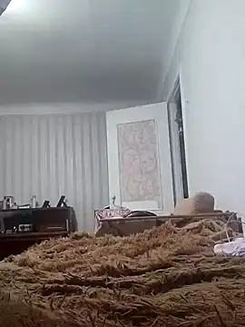 emeli moon online show from February 3, 2025, 10:00 pm