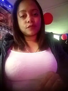 miakatalella23 online show from September 24, 2025, 11:43 pm