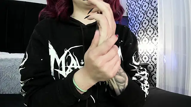 Adeelinee online show from September 23, 2025, 7:54 pm