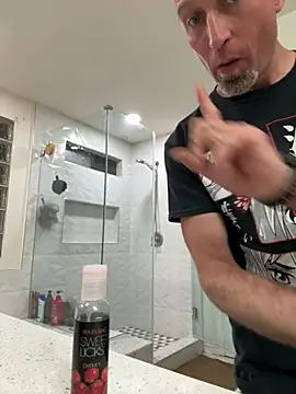 El Gizmo online show from November 27, 2025, 8:04 am