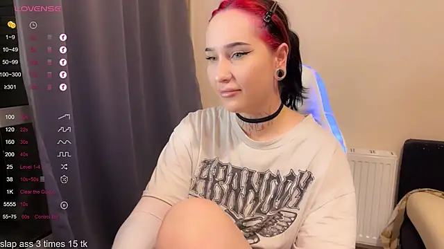 Snapshot of AnastasiaSun chatting on December 16, 2025, 11:31 pm AnastasiaSun online show from December 16, 2025, 11:31 pm