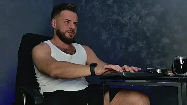 juliusmasters online show from December 2, 2025, 7:48 pm