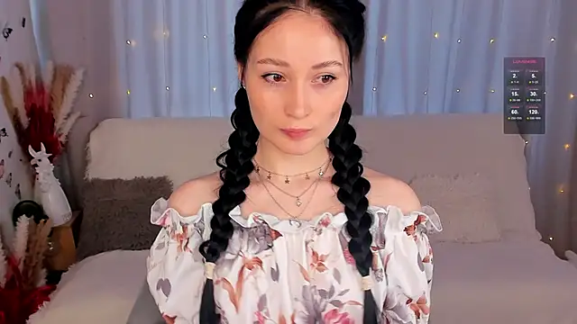 LisaMooore online show from February 14, 2025, 9:55 am