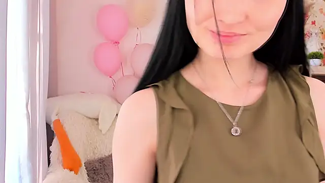 LisaMooore online show from March 6, 2026, 6:19 am